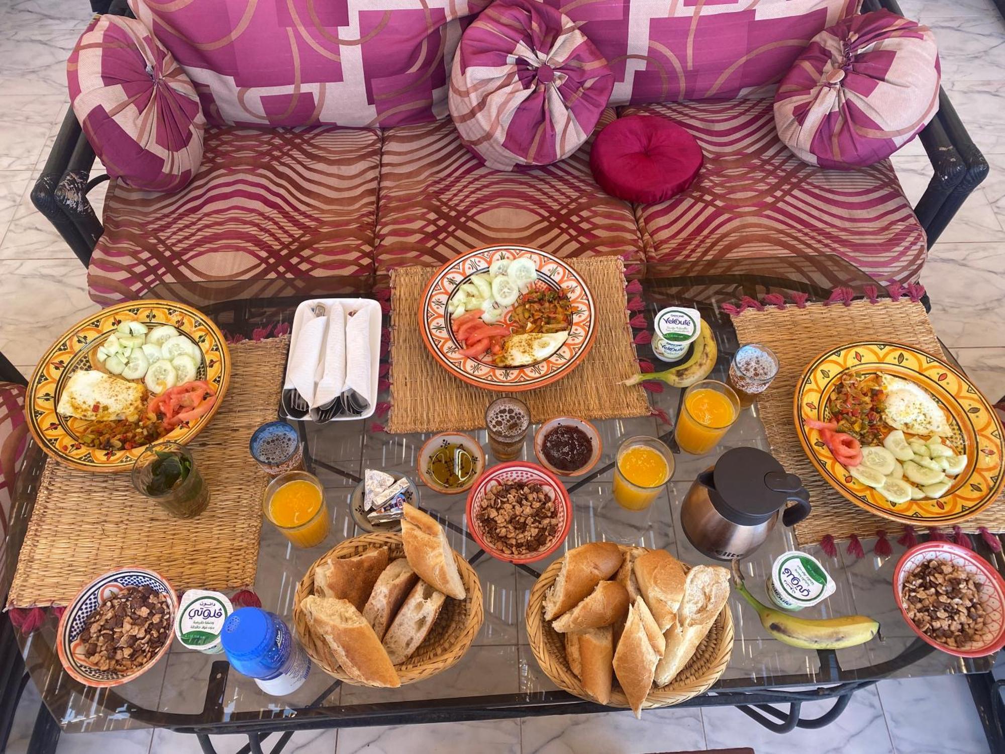 Hotel Red Carpet Surf Camp Sea, Mountain & Garden Escape Tamraght Zewnętrze zdjęcie